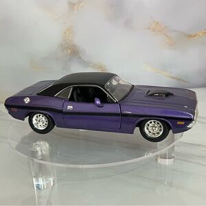 Maisto 1970 Dodge Challenger R/T Coupe Hard Top - 1/24